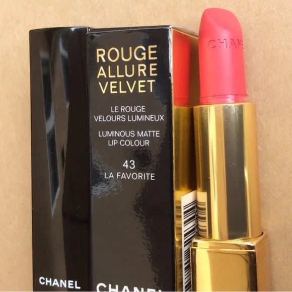 Rouge Allure Velvet Luminous Matte 43 La Favorite - Picture 2 of 6